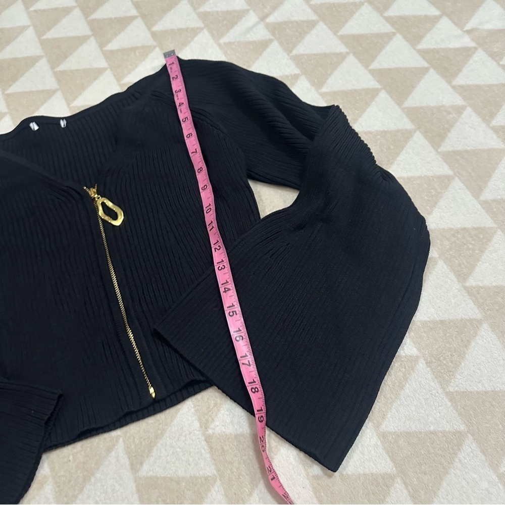 Tanya Taylor black ribbed bell sleeve cropped sweater zip up - Picture 4 of 4